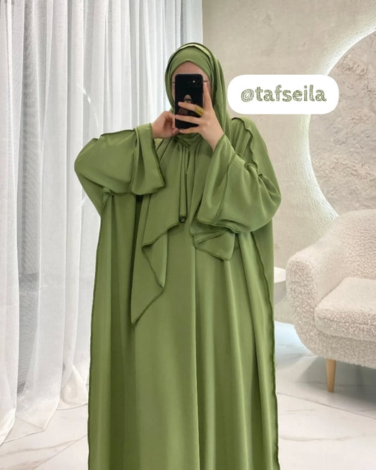موديل 33 مع شال